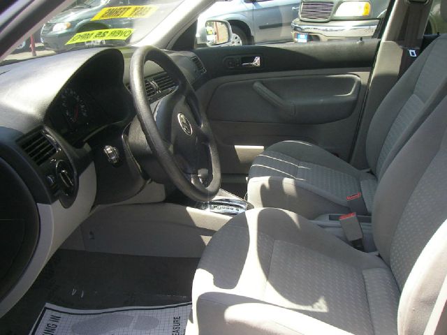 2003 Volkswagen Jetta I-4 Manual