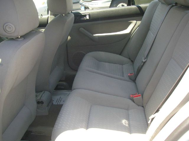 2003 Volkswagen Jetta I-4 Manual