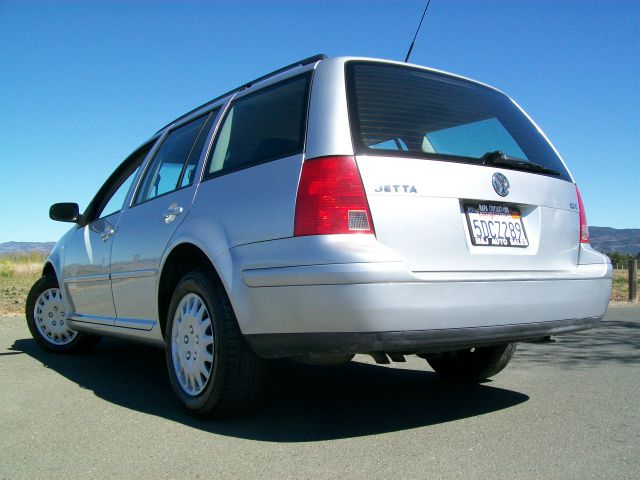 2003 Volkswagen Jetta S Touring 4-door