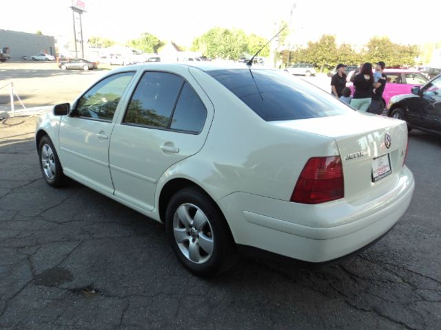 2003 Volkswagen Jetta Quad Cab 4x2 Shortbox XLT