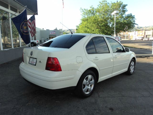 2003 Volkswagen Jetta Quad Cab 4x2 Shortbox XLT