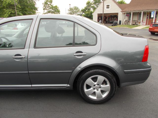 2003 Volkswagen Jetta Quad Cab 4x2 Shortbox XLT