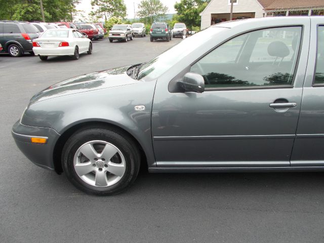 2003 Volkswagen Jetta Quad Cab 4x2 Shortbox XLT