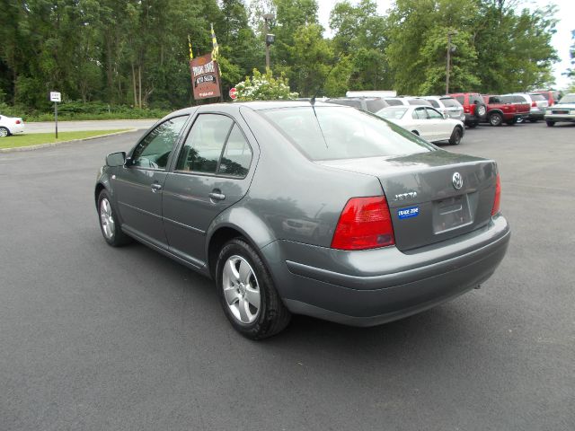 2003 Volkswagen Jetta Quad Cab 4x2 Shortbox XLT