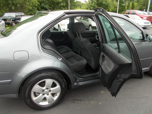 2003 Volkswagen Jetta Quad Cab 4x2 Shortbox XLT