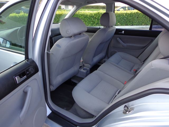 2003 Volkswagen Jetta I-4 Manual