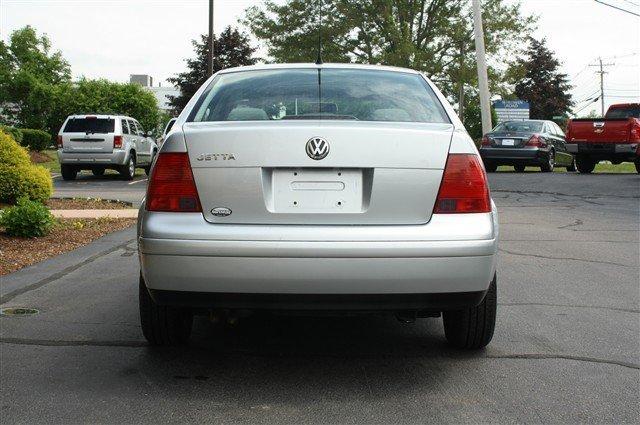 2003 Volkswagen Jetta S Sedan