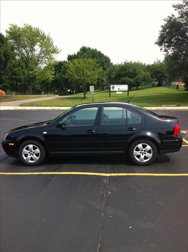 2003 Volkswagen Jetta FWD 4dr Sport