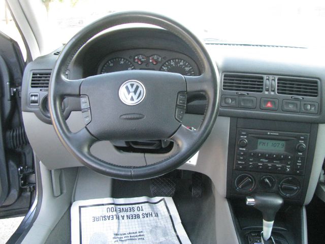 2003 Volkswagen Jetta 4dr 112 WB AWD