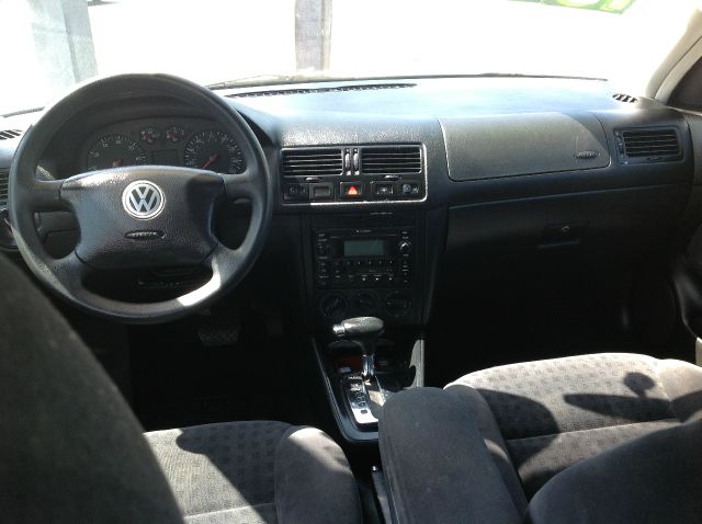 2003 Volkswagen Jetta SLE EXT CAB 4D