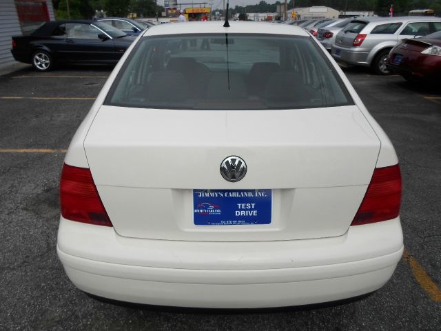 2003 Volkswagen Jetta I-4 Manual