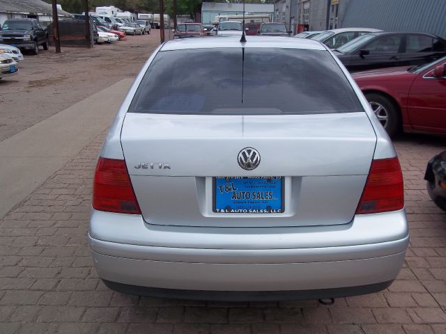 2003 Volkswagen Jetta FWD 4dr Sport