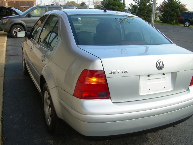 2003 Volkswagen Jetta I-4 Manual