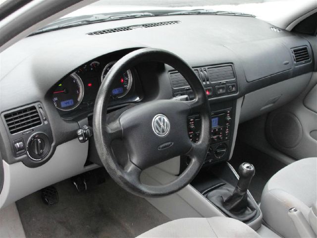 2004 Volkswagen Jetta 2WD CREW CAB 169 ST