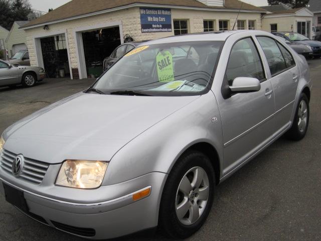 2004 Volkswagen Jetta FWD 4dr Sport