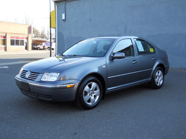 2004 Volkswagen Jetta FWD 4dr Sport