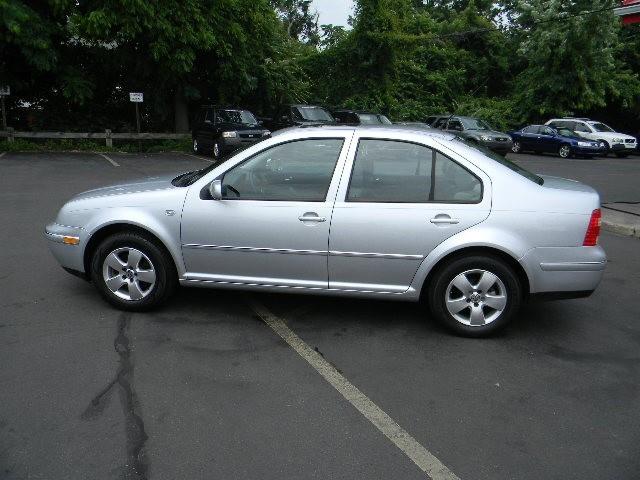 2004 Volkswagen Jetta 4dr Sdn I4 CVT 2.5 S Sedan