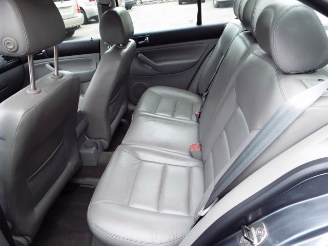 2004 Volkswagen Jetta S V6 4-door