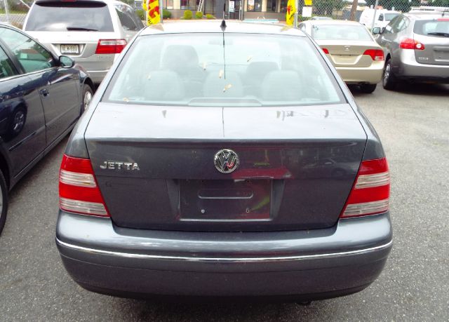 2004 Volkswagen Jetta S V6 4-door