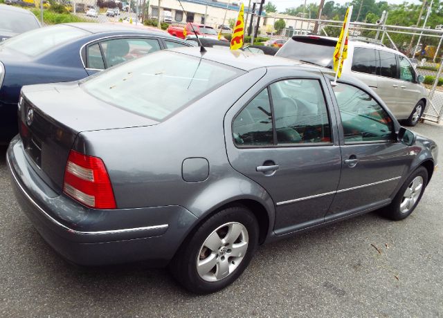 2004 Volkswagen Jetta S V6 4-door