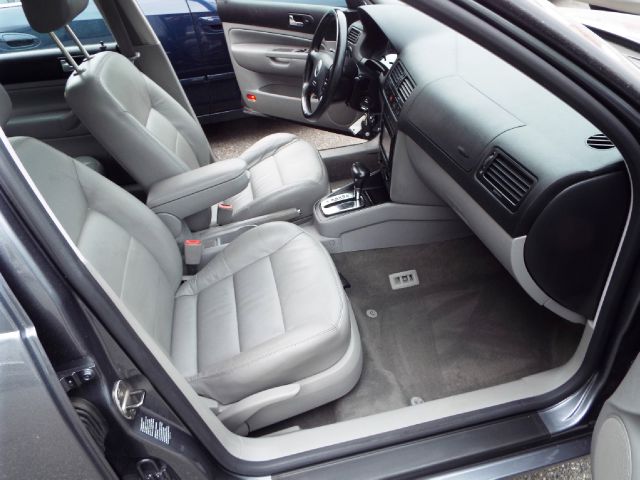 2004 Volkswagen Jetta S V6 4-door