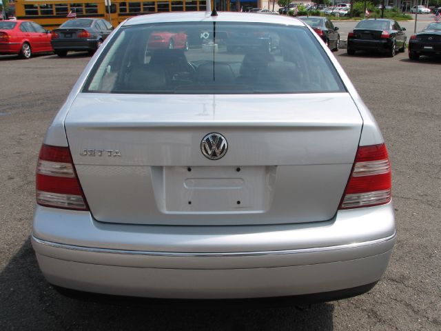 2004 Volkswagen Jetta W/t-tops