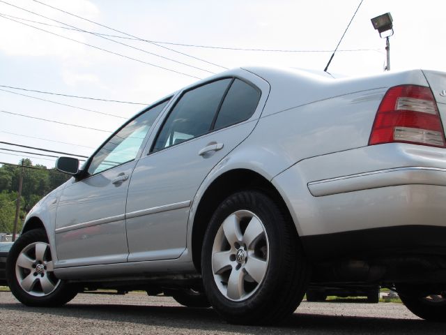 2004 Volkswagen Jetta W/t-tops