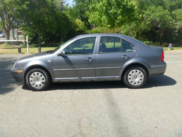 2004 Volkswagen Jetta LS Flex Fuel 4x4 This Is One Of Our Best Bargains