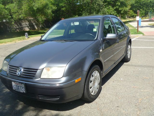 2004 Volkswagen Jetta LS Flex Fuel 4x4 This Is One Of Our Best Bargains