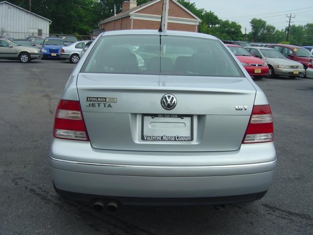 2004 Volkswagen Jetta 4matic 4dr 3.5L