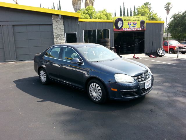 2005 Volkswagen Jetta Reg Cab 135.5 WB 4WD DRW