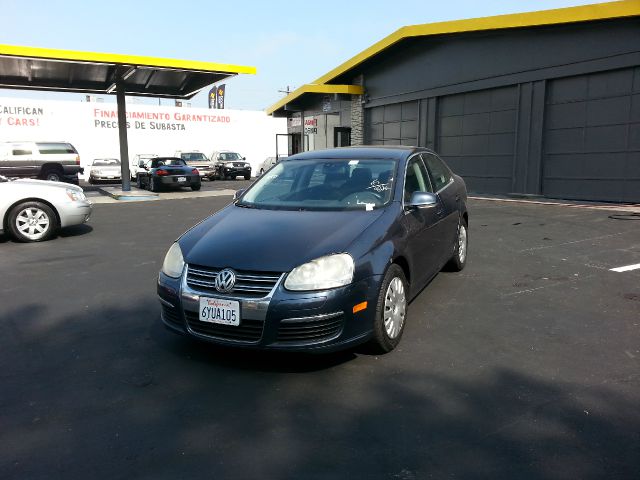 2005 Volkswagen Jetta Reg Cab 135.5 WB 4WD DRW