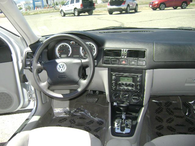 2005 Volkswagen Jetta EXV6 AT Leather