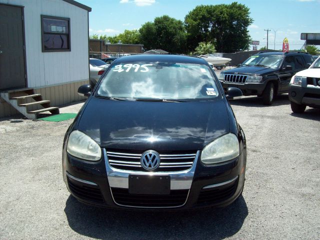 2005 Volkswagen Jetta Base