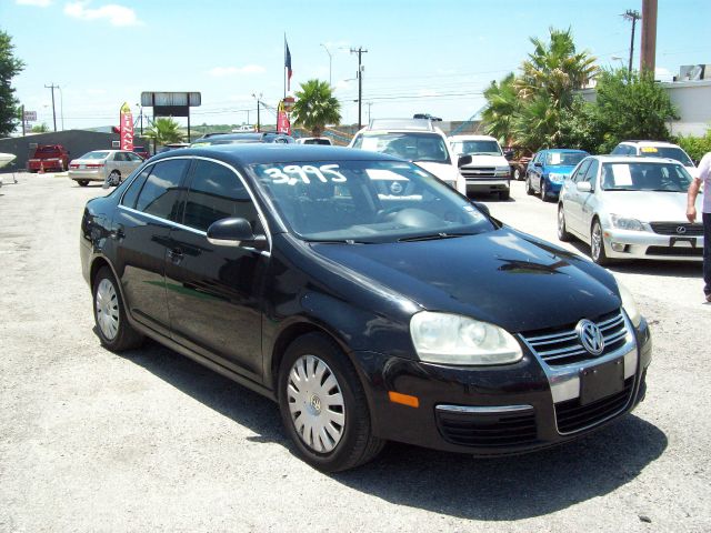 2005 Volkswagen Jetta Base