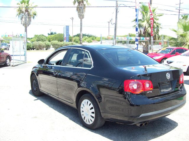 2005 Volkswagen Jetta Base