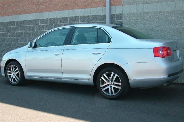 2005 Volkswagen Jetta 4WD Crew Cab 140.5