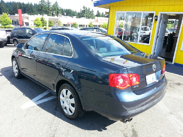 2005 Volkswagen Jetta Reg Cab 135.5 WB 4WD DRW