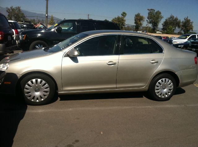 2005 Volkswagen Jetta Reg Cab 135.5 WB 4WD DRW