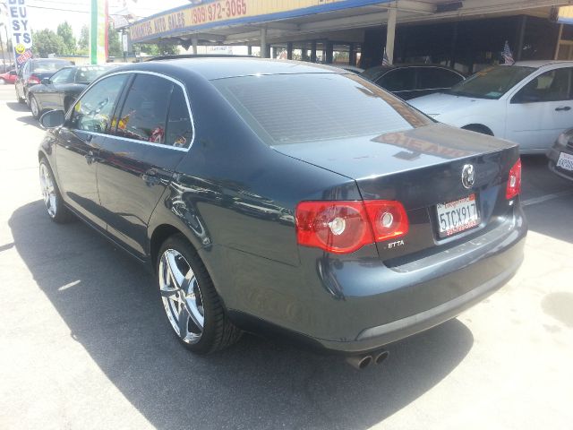 2005 Volkswagen Jetta Reg Cab 135.5 WB 4WD DRW