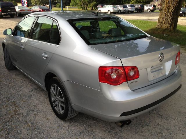 2005 Volkswagen Jetta 530i Sport Package