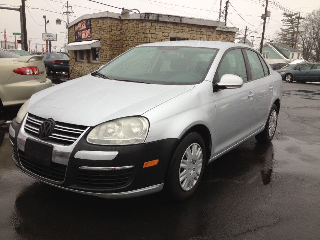 2005 Volkswagen Jetta SLE W/new Custom Leather