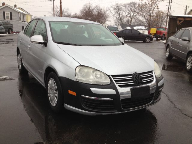 2005 Volkswagen Jetta SLE W/new Custom Leather