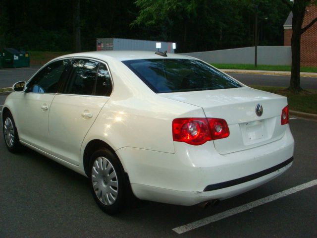 2005 Volkswagen Jetta Reg Cab 135.5 WB 4WD DRW