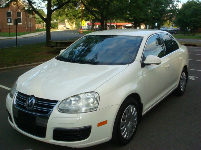 2005 Volkswagen Jetta Reg Cab 135.5 WB 4WD DRW