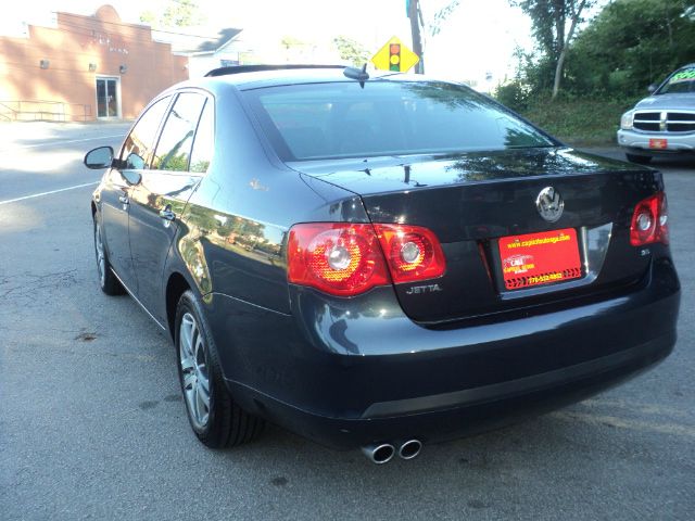 2005 Volkswagen Jetta Reg Cab 135.5 WB 4WD DRW