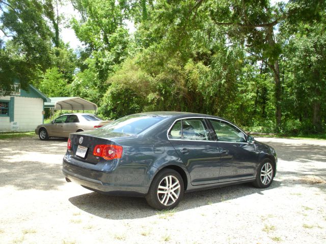 2005 Volkswagen Jetta Reg Cab 135.5 WB 4WD DRW