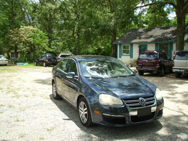 2005 Volkswagen Jetta Reg Cab 135.5 WB 4WD DRW