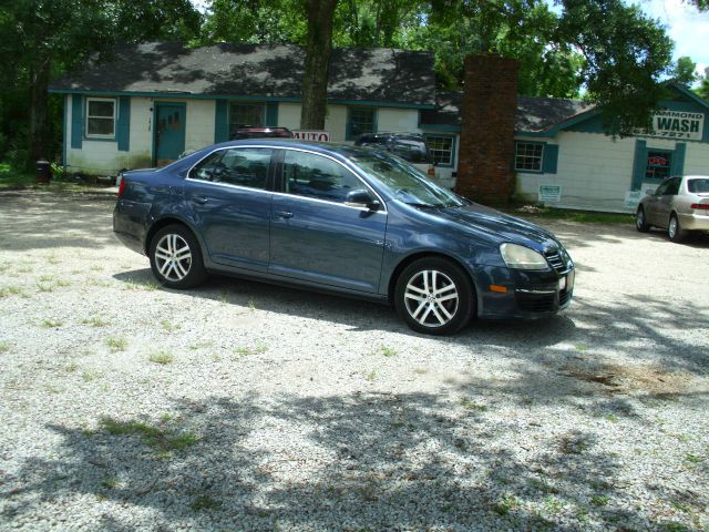 2005 Volkswagen Jetta Reg Cab 135.5 WB 4WD DRW