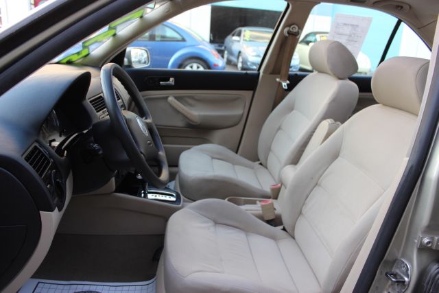 2005 Volkswagen Jetta EXV6 AT Leather